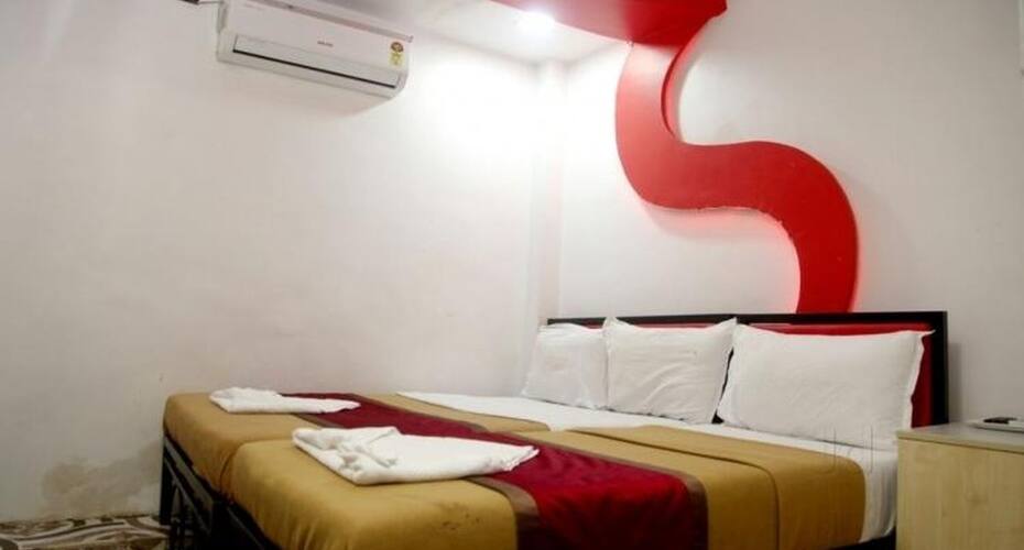 Hotel Aero Fly Inn, New Delhi 3
